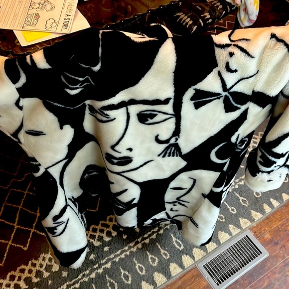 DONNY BROOKVintage GRAPHIC FACES FAUXCOAT